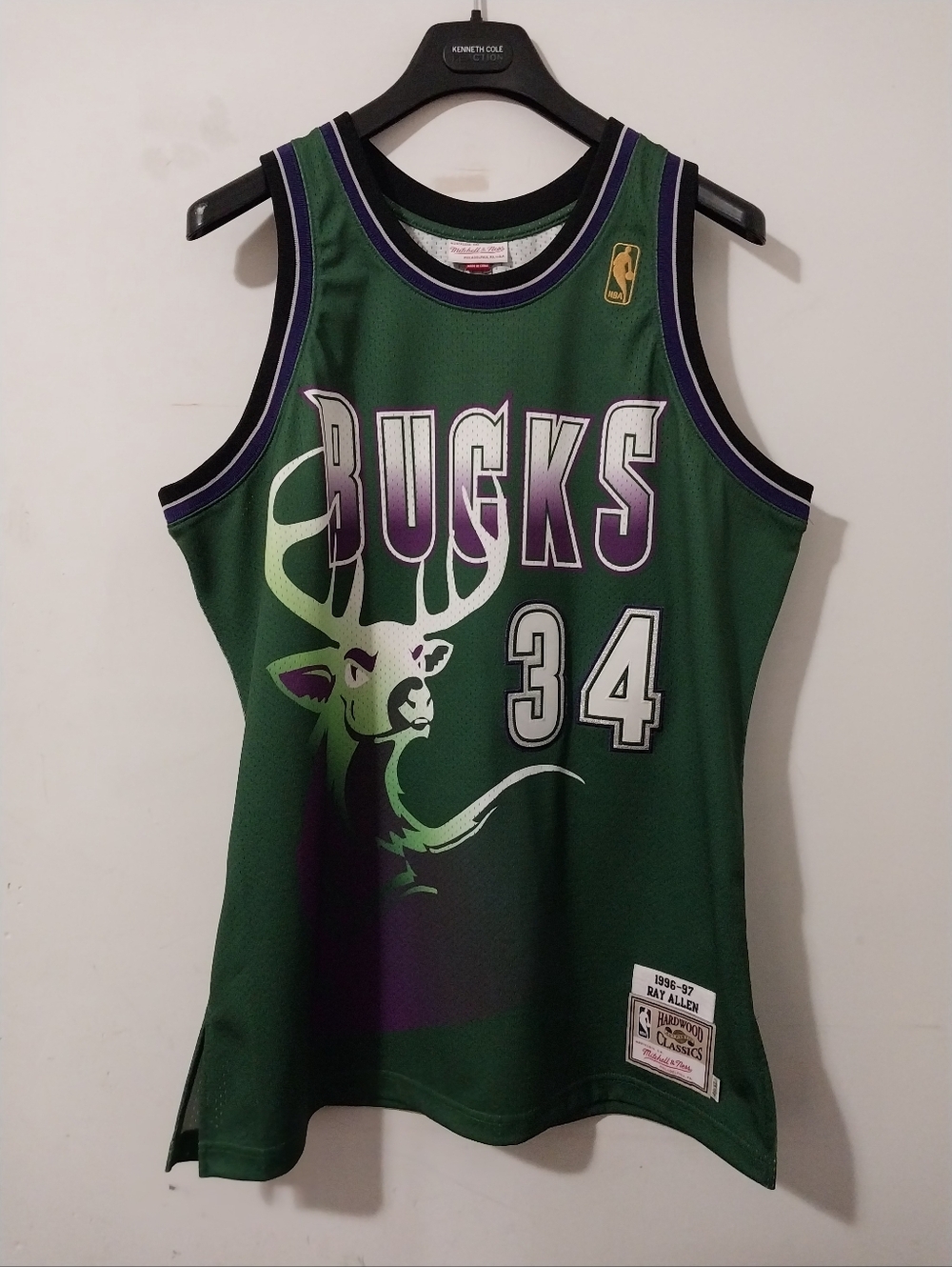 Mitchell & Ness Authentic Milwaukee Bucks Ray Allen Away Jersey Sz. 48 Gold Logo